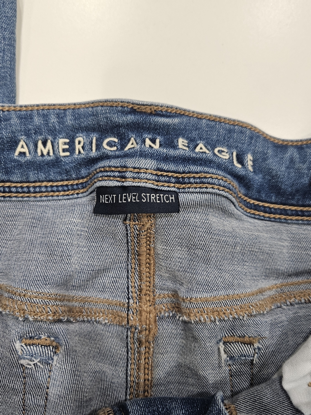 American Eagle Outfitters Women's Boot Cut Jeans in Medium Blue Wash - Picture 5 of 7